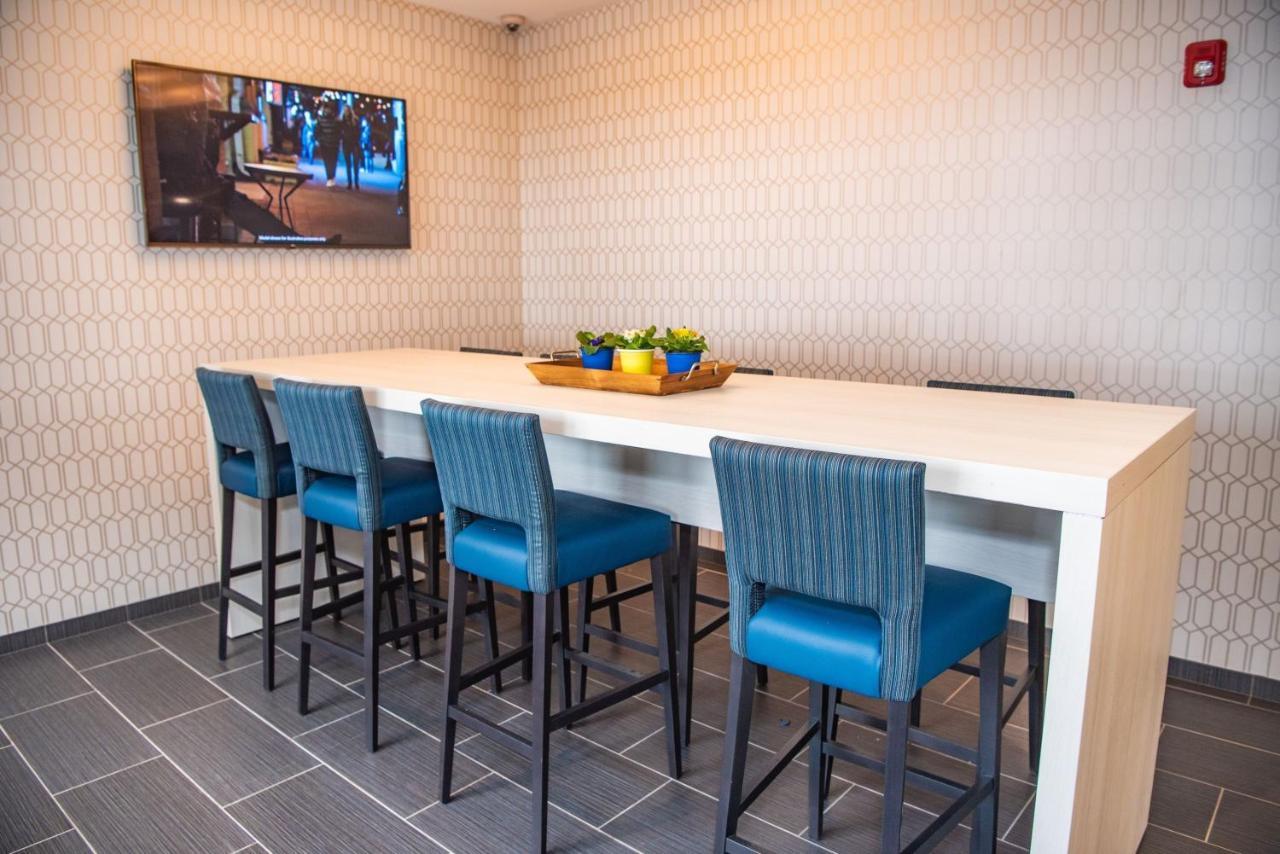 Microtel Inn & Suites By Wyndham Carlisle Ngoại thất bức ảnh